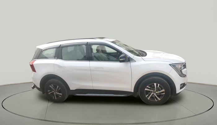 2023 Mahindra XUV700 AX 5 D MT 7 STR, Diesel, Manual, 40,399 km, exterior