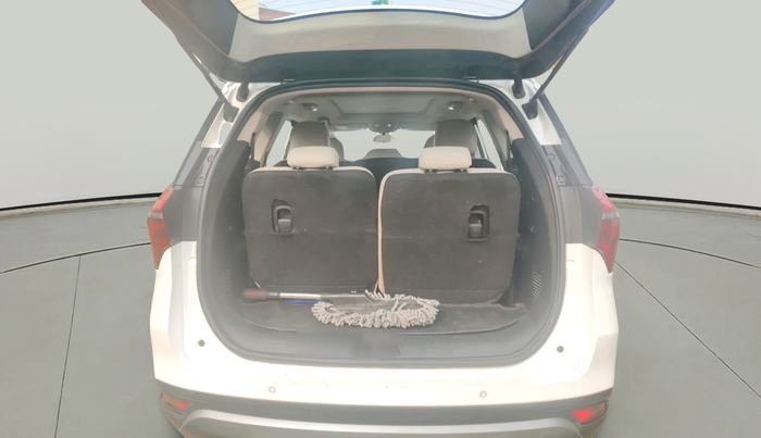 2023 Mahindra XUV700 AX 5 D MT 7 STR, Diesel, Manual, 40,399 km, exterior