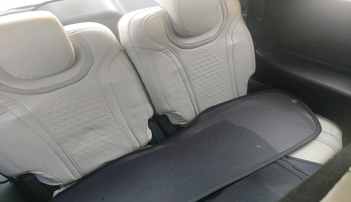 2023 Mahindra XUV700 AX 5 D MT 7 STR, Diesel, Manual, 40,399 km, interior