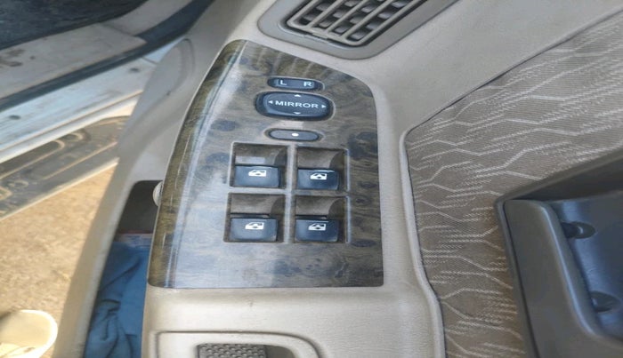 2014 Tata Safari 4X2 EX DICOR 2.2 VTT, Diesel, Manual, 1,35,087 km, interior