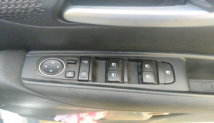 2021 KIA SONET HTK PLUS 1.2, Petrol, Manual, 73,736 km, interior