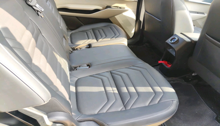 2025 KIA CARENS Gravity 1.5 Petrol MT, Petrol, Manual, 4,338 km, interior