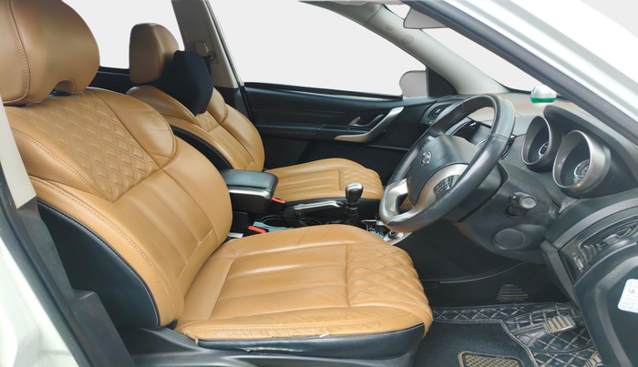 2019 Mahindra XUV500 W11(O), Diesel, Manual, 1,07,549 km, interior