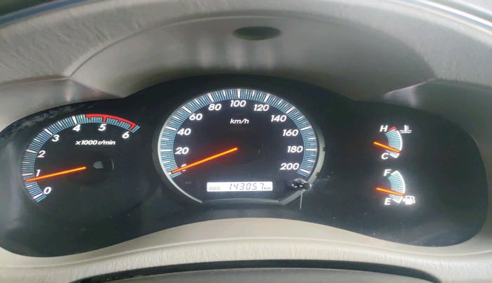 2014 Toyota Innova 2.5 VX 8 STR, Diesel, Manual, 1,43,057 km, interior