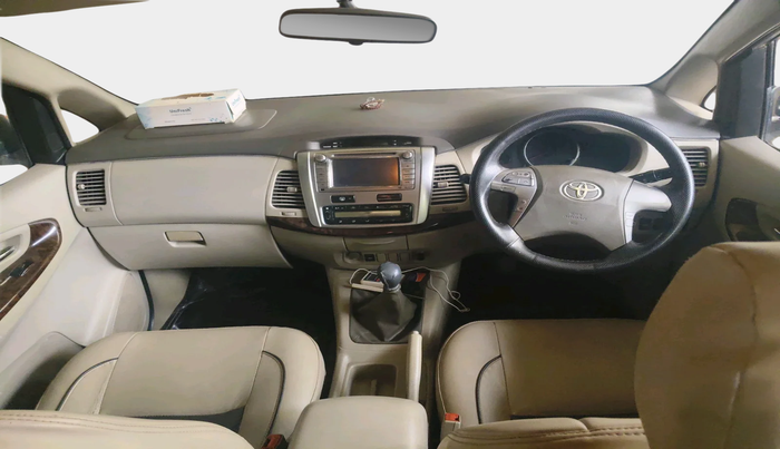 2014 Toyota Innova 2.5 VX 8 STR, Diesel, Manual, 1,43,057 km, interior