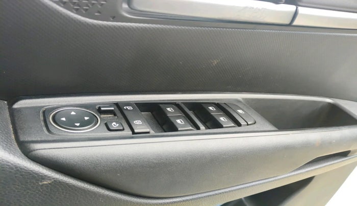 2023 KIA SONET HTK PLUS 1.0 TURBO PETROL IMT, Petrol, Manual, 35,442 km, interior