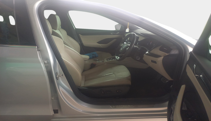 2021 Skoda Octavia L&K 2.0 AT, Petrol, Automatic, 27,725 km, interior