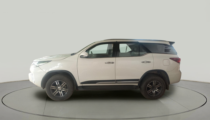 2017 Toyota Fortuner 2.8 4X2 AT, Diesel, Automatic, 99,540 km, exterior