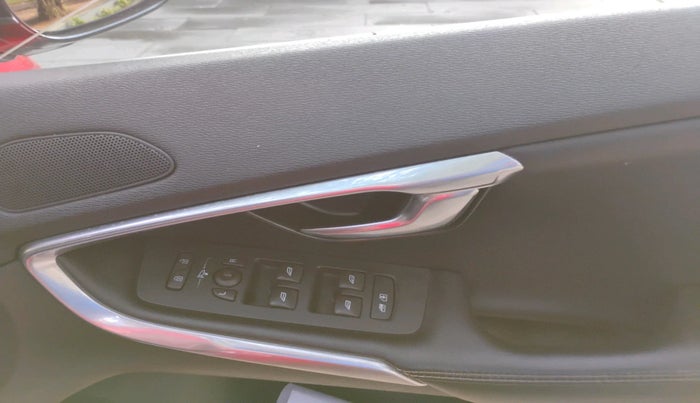 2016 Volvo V40 Cross Country D3, Diesel, Automatic, 86,528 km, interior