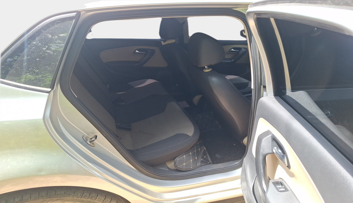 2015 Volkswagen Polo HIGHLINE1.5L, Diesel, Manual, 98,965 km, interior