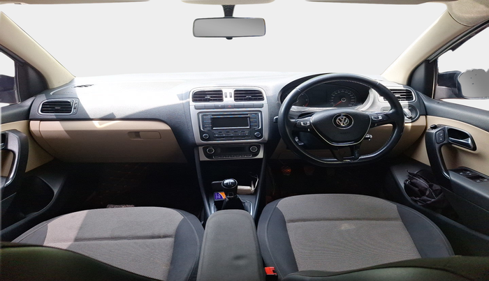 2015 Volkswagen Polo HIGHLINE1.5L, Diesel, Manual, 98,965 km, interior