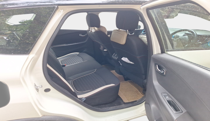 2017 Renault Captur RXT DIESEL DUAL TONE, Diesel, Manual, 47,500 km, interior