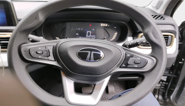 2024 Tata PUNCH ACCOMPLISHED AMT, Petrol, Automatic, 5,601 km, interior