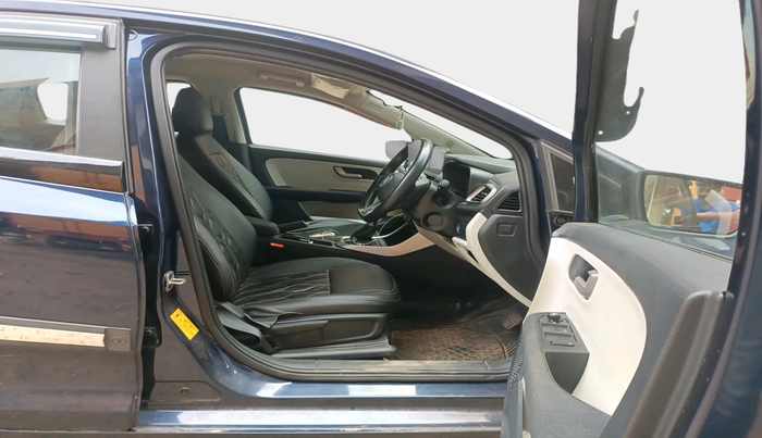 2023 Tata ALTROZ XZA, Petrol, Automatic, 35,306 km, interior