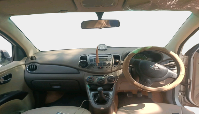 2011 Hyundai i10 MAGNA 1.2, Petrol, Manual, 1,02,734 km, interior