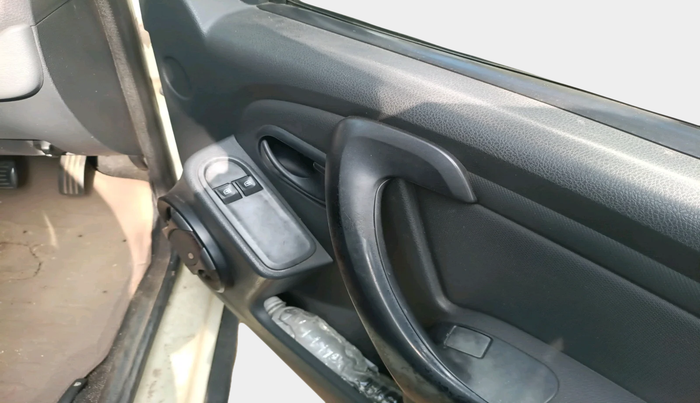 2015 Renault Duster 85 PS RXE DIESEL, Diesel, Manual, 2,53,808 km, interior