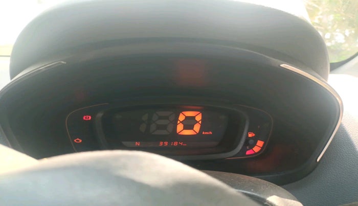 2017 Renault Kwid RXT 1.0 AMT, Petrol, Automatic, 39,184 km, interior