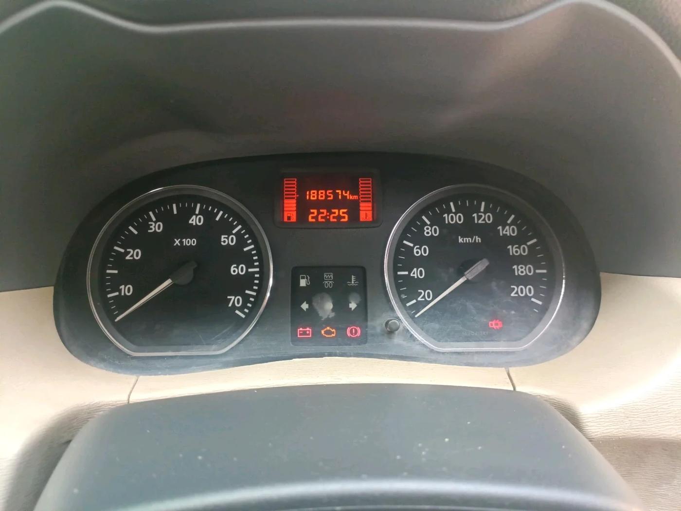 2014 Nissan Terrano XL O (D), Diesel, Manual, 1,88,574 km, interior