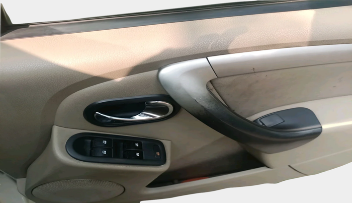 2014 Nissan Terrano XL O (D), Diesel, Manual, 1,88,574 km, interior