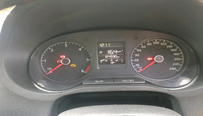 2014 Volkswagen Polo HIGHLINE1.5L, Diesel, Manual, 1,24,930 km, interior
