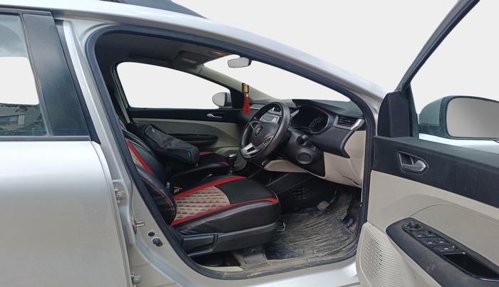 2019 Renault TRIBER RXZ, Petrol, Manual, 24,249 km, interior
