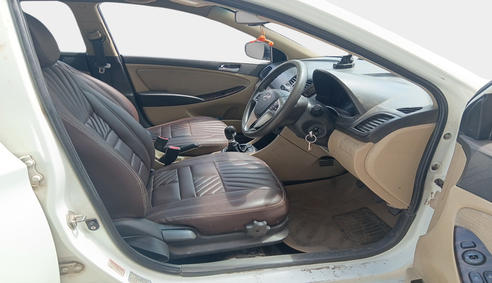 2011 Hyundai Verna FLUIDIC 1.6 CRDI SX, Diesel, Manual, 2,20,470 km, interior