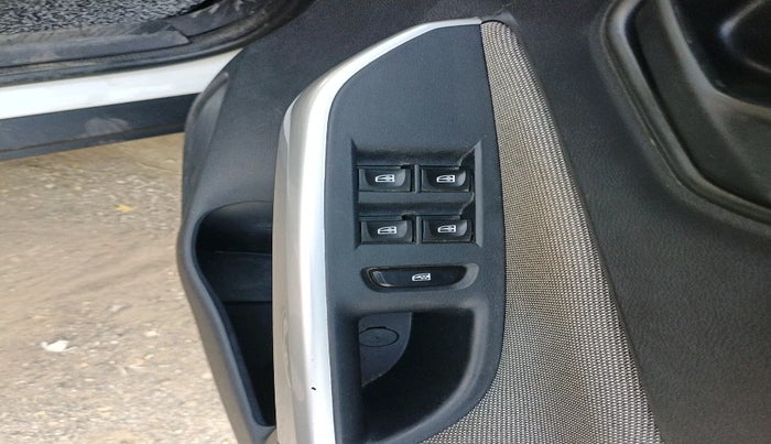 2023 Nissan MAGNITE XE, Petrol, Manual, 26,483 km, interior