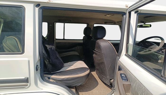 2020 Mahindra Bolero B6 (O), Diesel, Manual, 1,21,863 km, interior