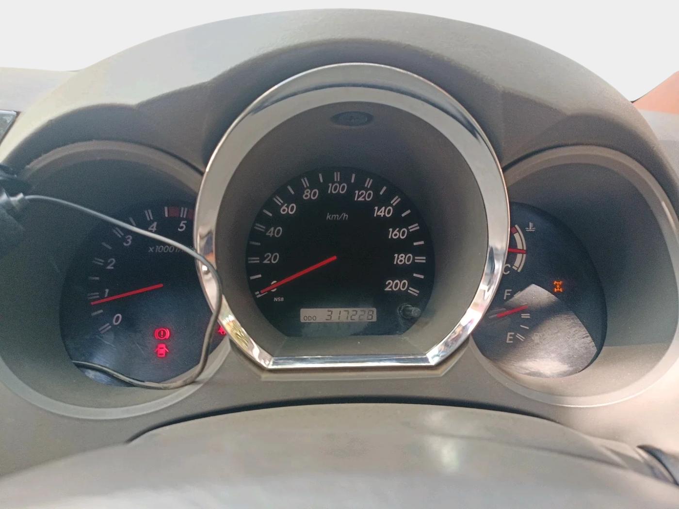 2011 Toyota Fortuner 3.0 4X4 MT, Diesel, Manual, 3,17,228 km, interior