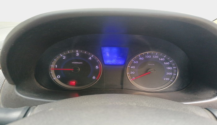 2011 Hyundai Verna FLUIDIC 1.6 CRDI EX, Diesel, Manual, 1,04,209 km, interior