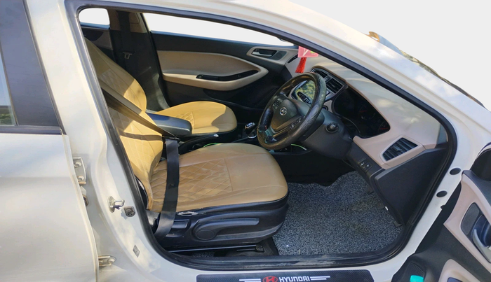 2018 Hyundai Elite i20 ASTA 1.4 CRDI (O), Diesel, Manual, 2,09,921 km, interior