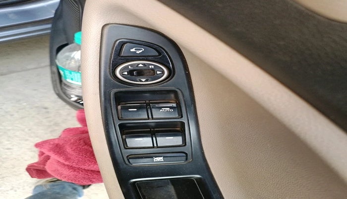 2015 Hyundai Elite i20 ASTA 1.2, Petrol, Manual, 1,15,496 km, interior