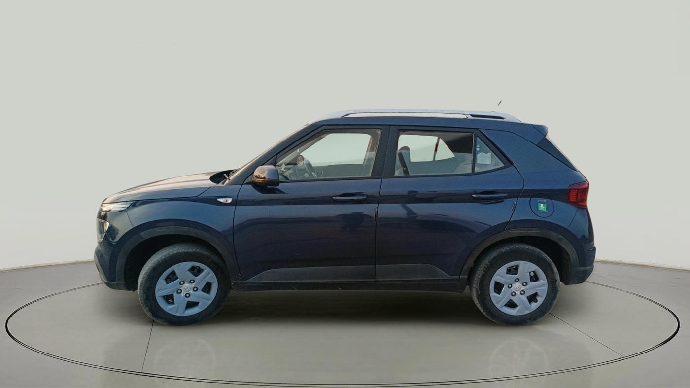 2022 Hyundai VENUE S 1.2, Petrol, Manual, 62,061 km, exterior