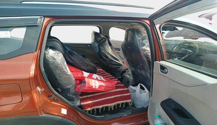 2025 Renault TRIBER Emotion, Petrol, Manual, 5,966 km, interior