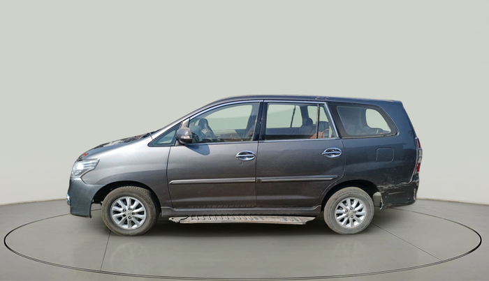 2013 Toyota Innova 2.5 VX 8 STR, Diesel, Manual, 3,54,960 km, exterior