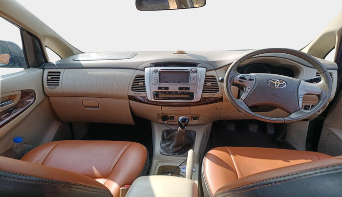 2013 Toyota Innova 2.5 VX 8 STR, Diesel, Manual, 3,54,960 km, interior