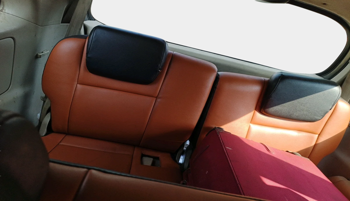 2013 Toyota Innova 2.5 VX 8 STR, Diesel, Manual, 3,54,960 km, interior