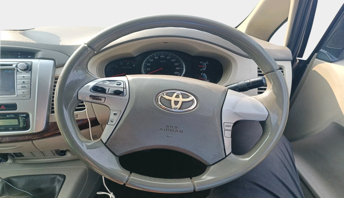 2013 Toyota Innova 2.5 VX 8 STR, Diesel, Manual, 3,54,960 km, interior