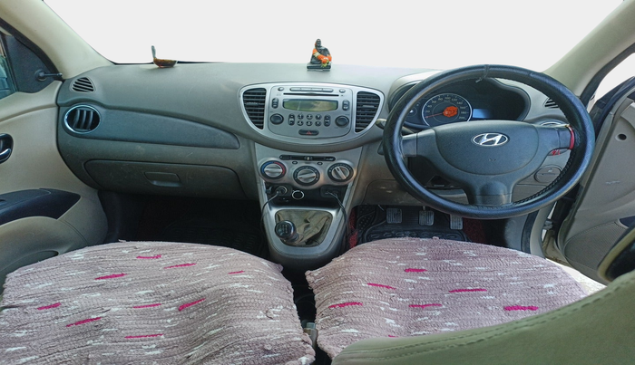 2015 Hyundai i10 SPORTZ 1.1, Petrol, Manual, 79,968 km, interior