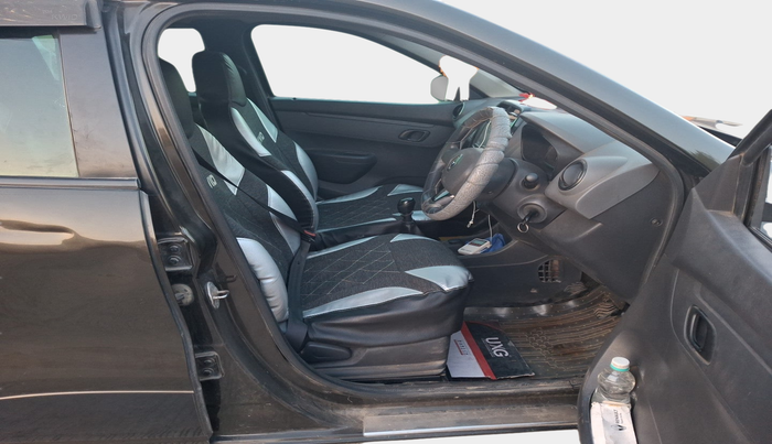 2016 Renault Kwid RXT 0.8, Petrol, Manual, 1,00,136 km, interior