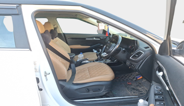 2022 KIA SELTOS HTX PLUS 1.5 DIESEL DUAL TONE, Diesel, Manual, 39,241 km, interior