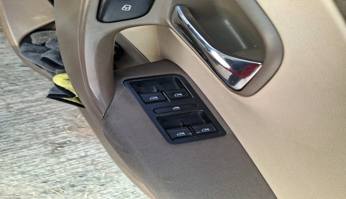 2015 Skoda Rapid 1.5 TDI CR AMBITION PLUS, Diesel, Manual, 1,50,489 km, interior