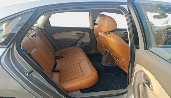 2015 Skoda Rapid 1.5 TDI CR AMBITION PLUS, Diesel, Manual, 1,50,489 km, interior