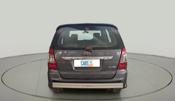 2012 Toyota Innova VX 2.5 8 STR, Diesel, Manual, 2,18,871 km, exterior