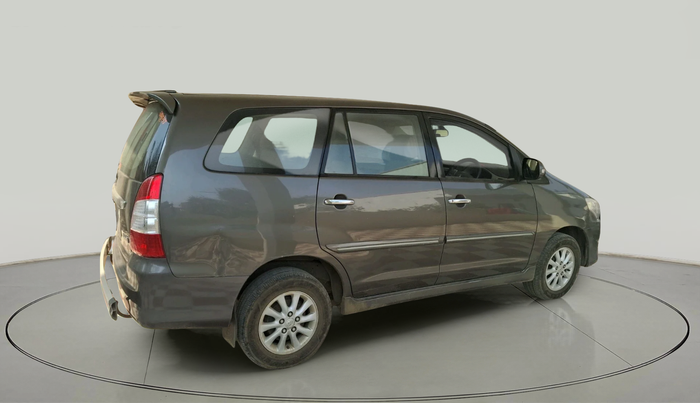 2012 Toyota Innova VX 2.5 8 STR, Diesel, Manual, 2,18,871 km, exterior