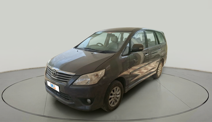 2012 Toyota Innova VX 2.5 8 STR, Diesel, Manual, 2,18,871 km, exterior