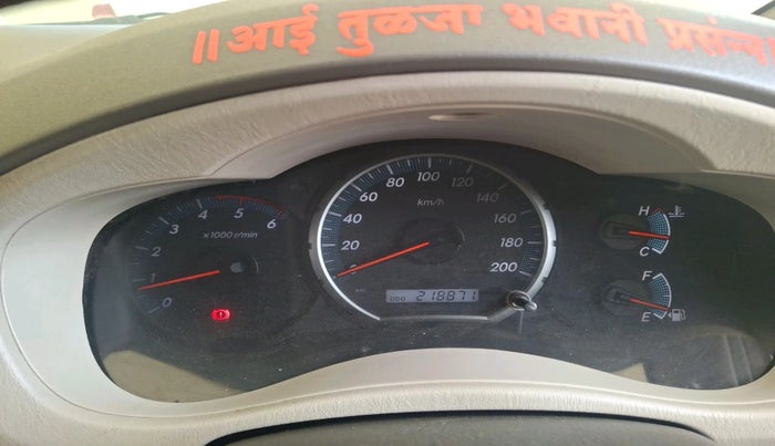 2012 Toyota Innova VX 2.5 8 STR, Diesel, Manual, 2,18,871 km, interior