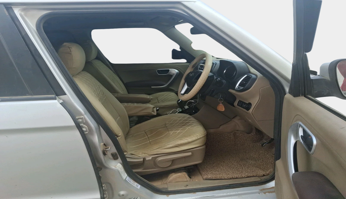 2017 Mahindra TUV300 T8 AMT, Diesel, Automatic, 1,43,431 km, interior