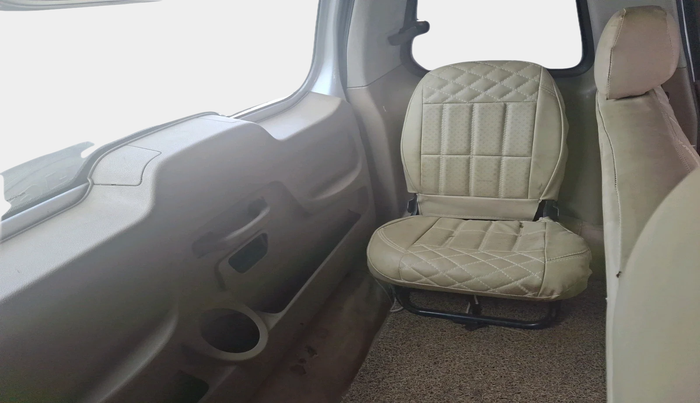 2017 Mahindra TUV300 T8 AMT, Diesel, Automatic, 1,43,431 km, interior