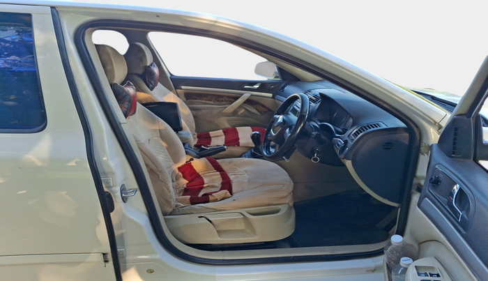 2010 Skoda Laura AMBIENTE 1.9 TDI MT, Diesel, Manual, 2,68,062 km, interior